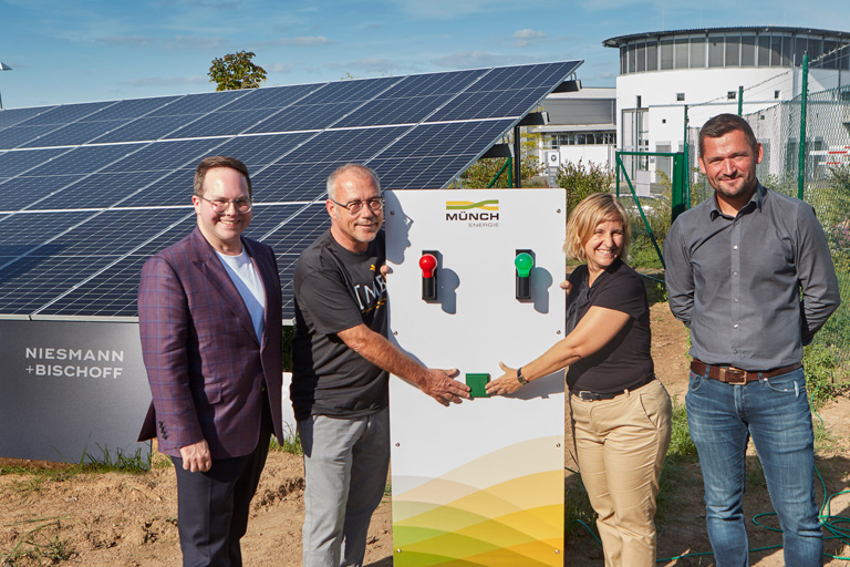 Gemeinsam für die Umwelt: Münch Energie und Niesmann+Bischoff setzen auf Solarenergie!